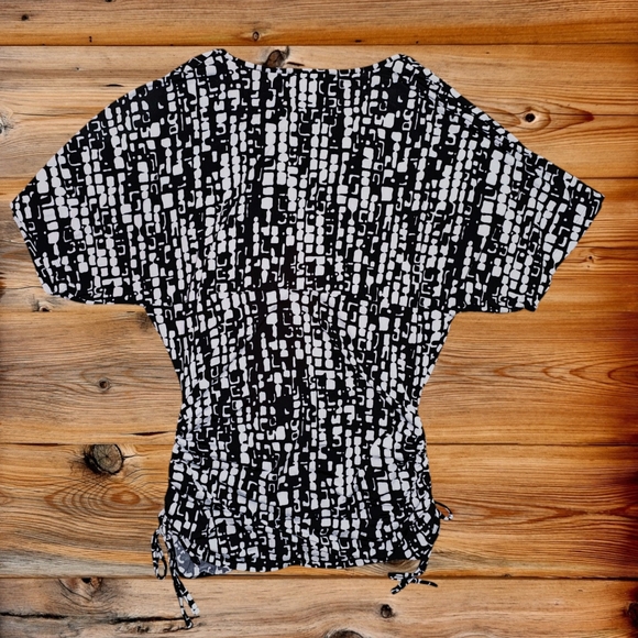 Robert Louis Ruched Waist Blouse - Picture 3 of 5